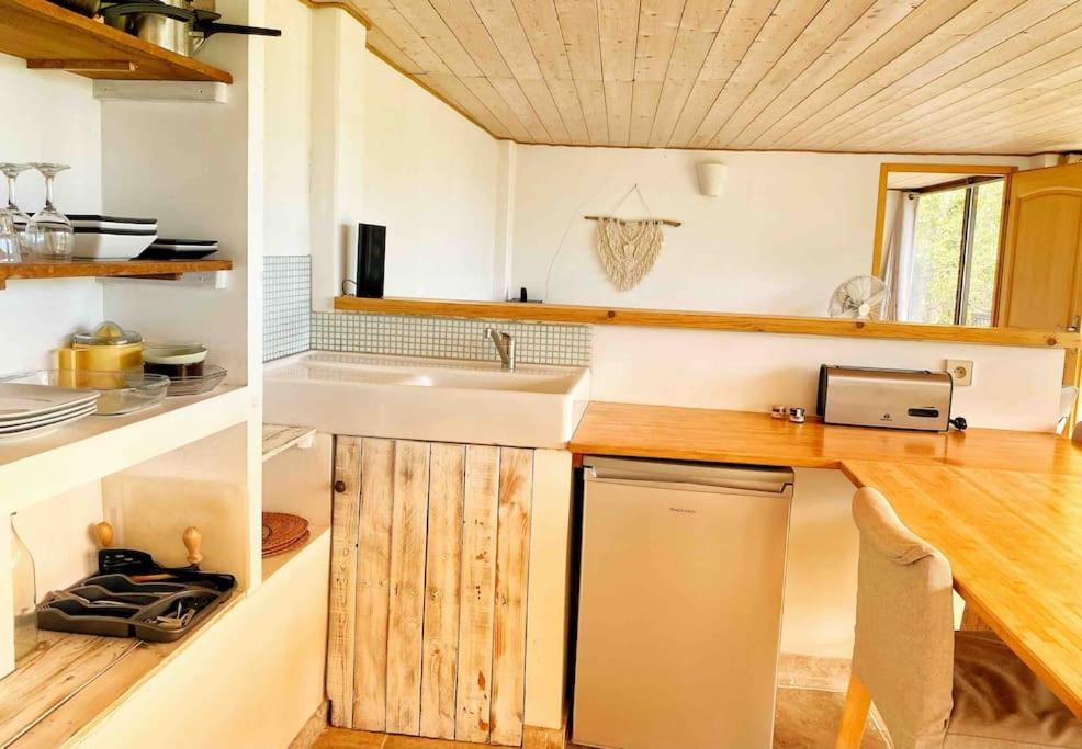 Bas De Villa Au Milieu Des Oliviers. Chateauneuf-Villevieille Eksteriør bilde