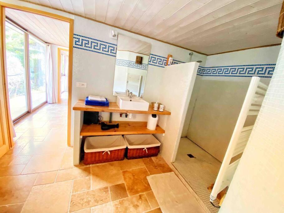Bas De Villa Au Milieu Des Oliviers. Chateauneuf-Villevieille Eksteriør bilde